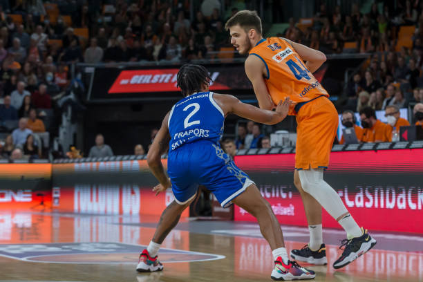 和新疆队尤 和新疆队尤