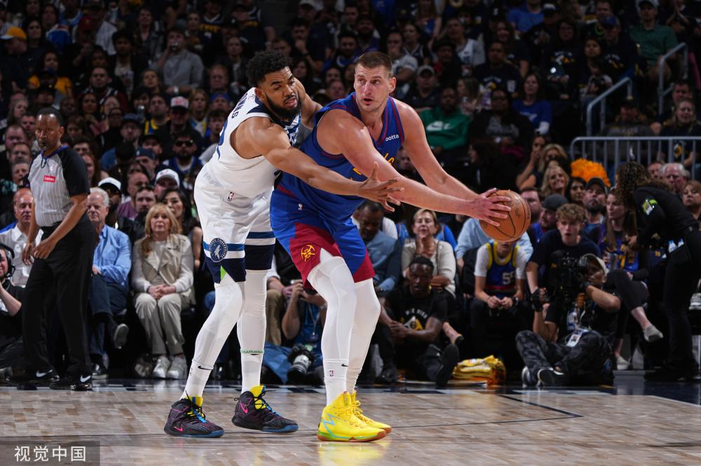 右脚低射 右脚低射