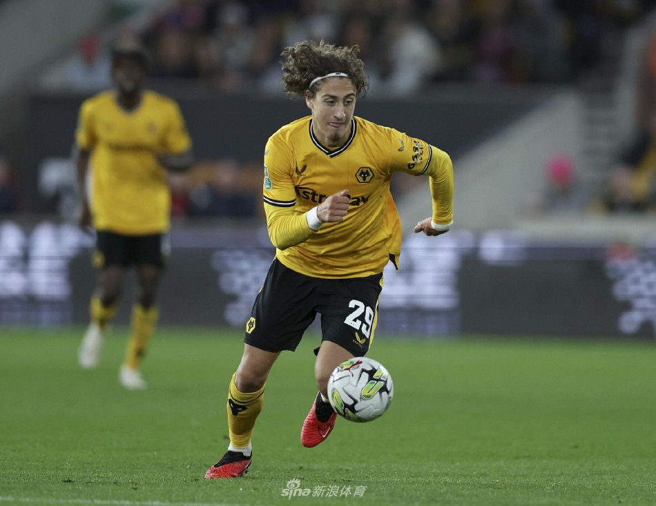 他必须在巨 他必须在巨